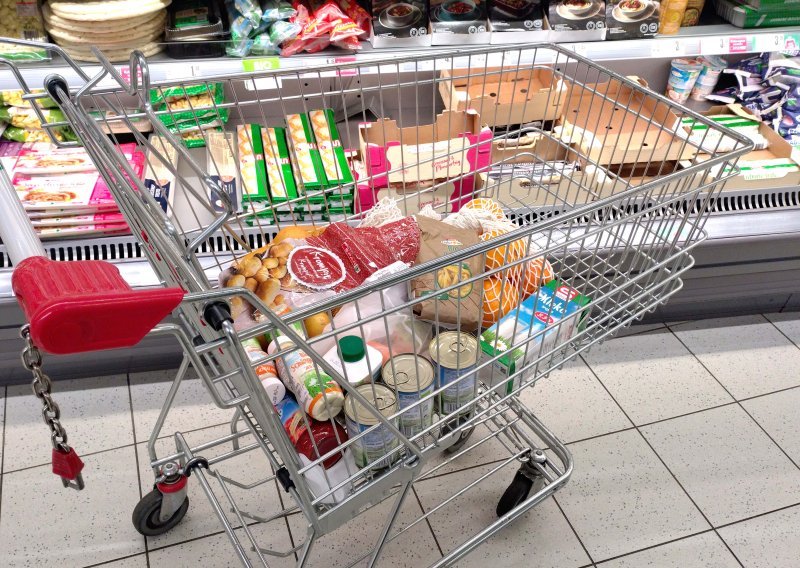 Trgovci dobili konkurenciju koja može raditi i nedjeljom: Sve više ljudi odlazi njima