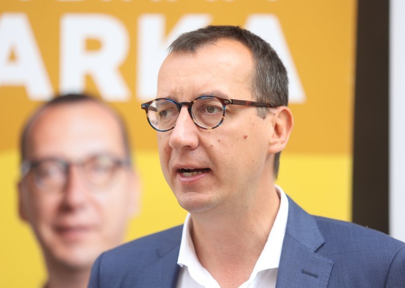 Primopredaja vlasti u Rijeci, Filipović: 'Ako je bilo 'ča za zamerit' nemojte zamerit'