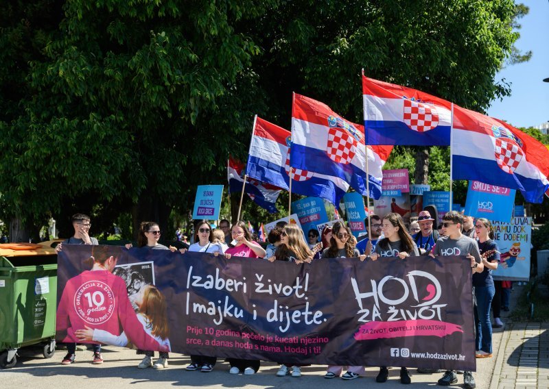 Održan 'Hod za život' u Zadru, pogledajte transparente