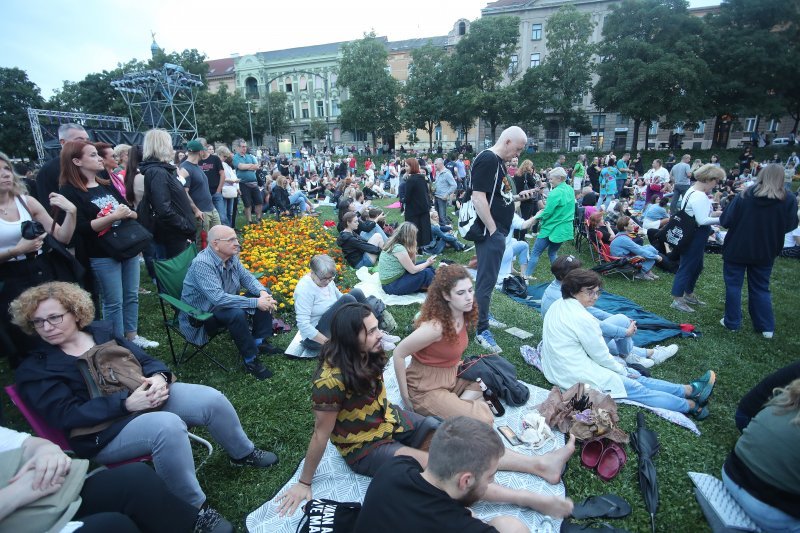 Olujno nevrijeme prekinulo koncert Damira Urbana