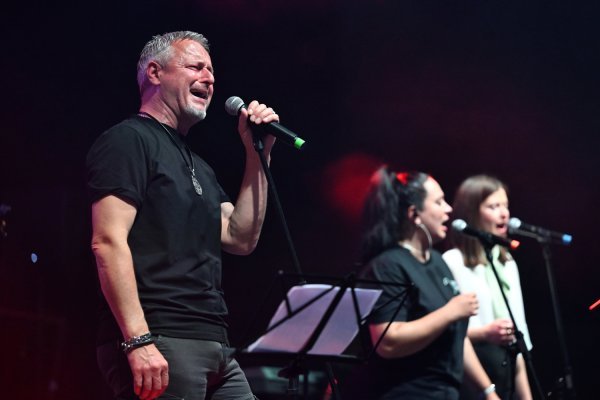 Nakon tjedana neizvjesnosti konačno je poznato tko će s Thompsonom zasvirati na koncertu